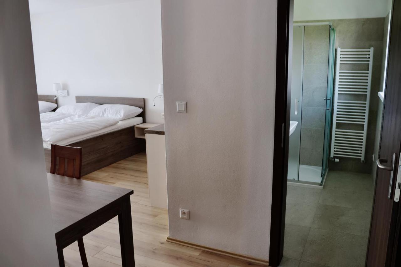 Zafir Hotel Dunajska Streda Bagian luar foto