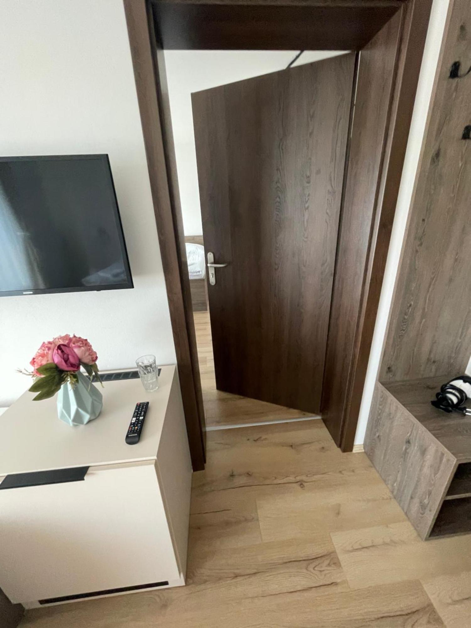 Zafir Hotel Dunajska Streda Bagian luar foto