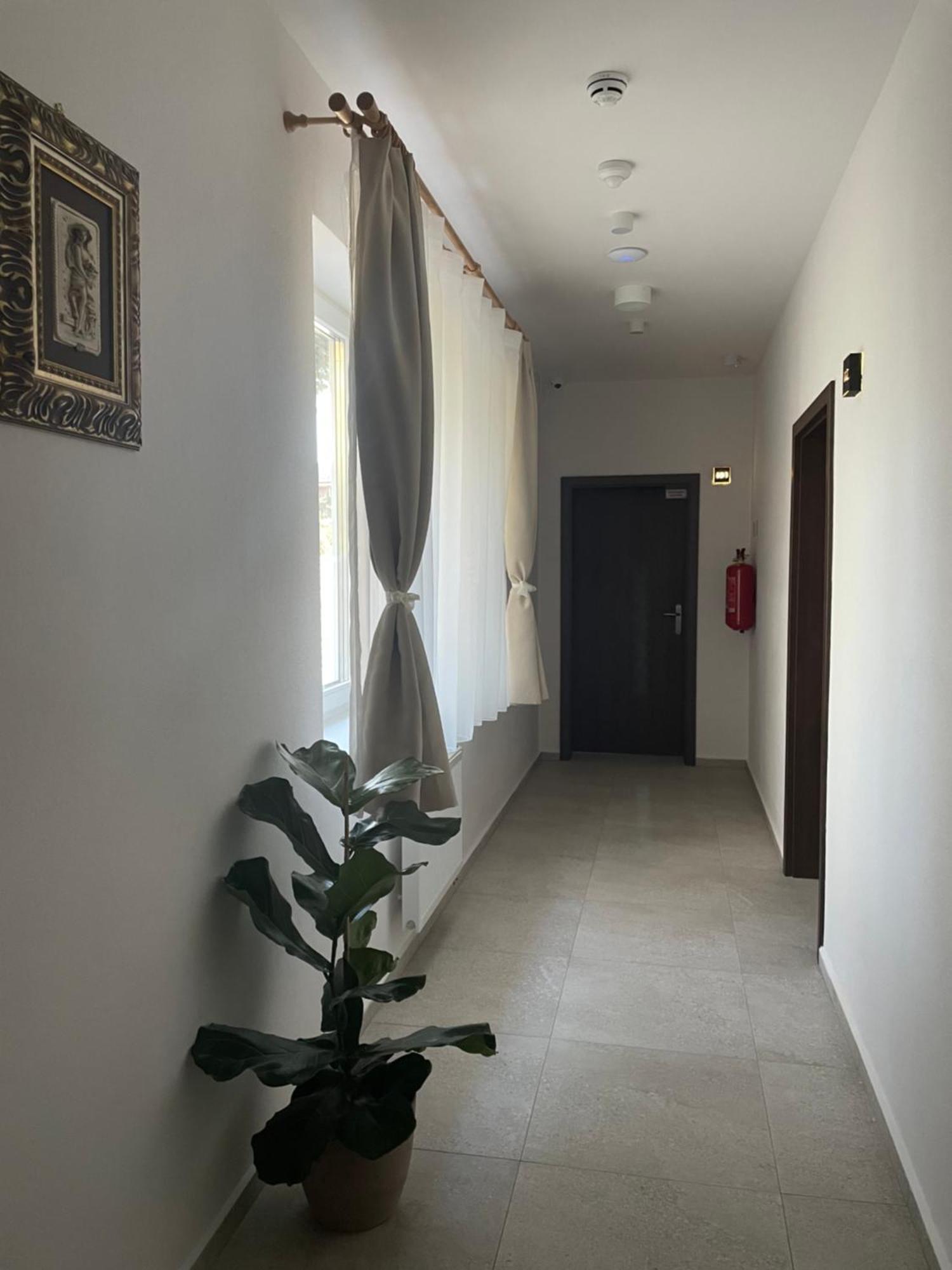Zafir Hotel Dunajska Streda Bagian luar foto