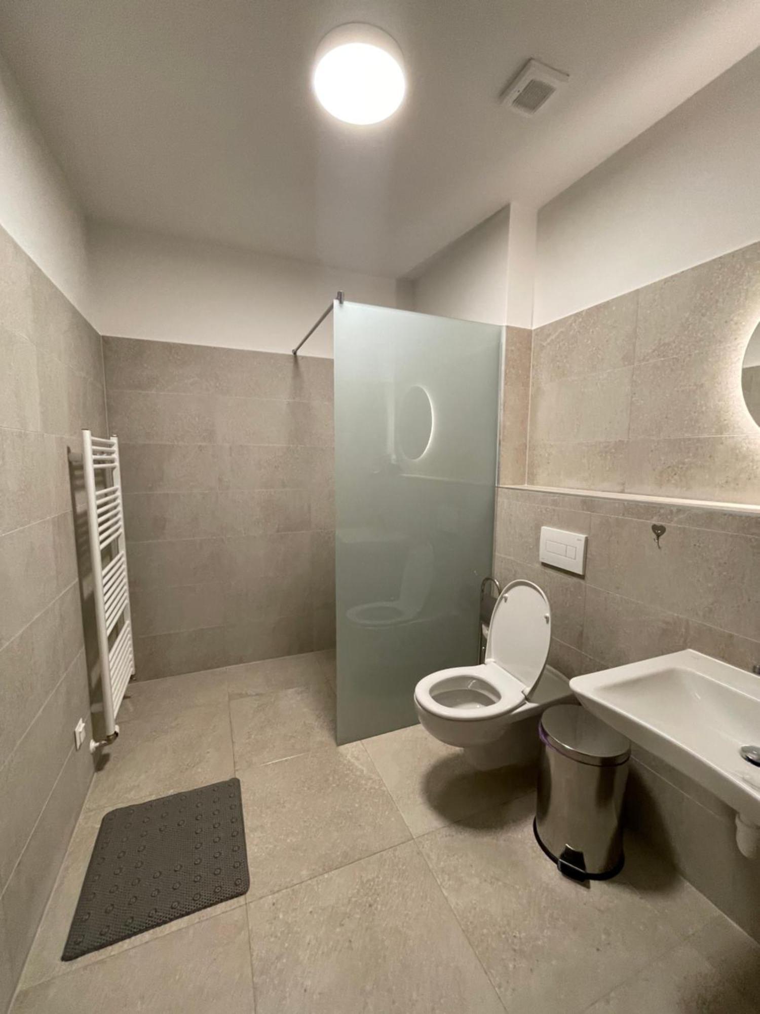 Zafir Hotel Dunajska Streda Bagian luar foto