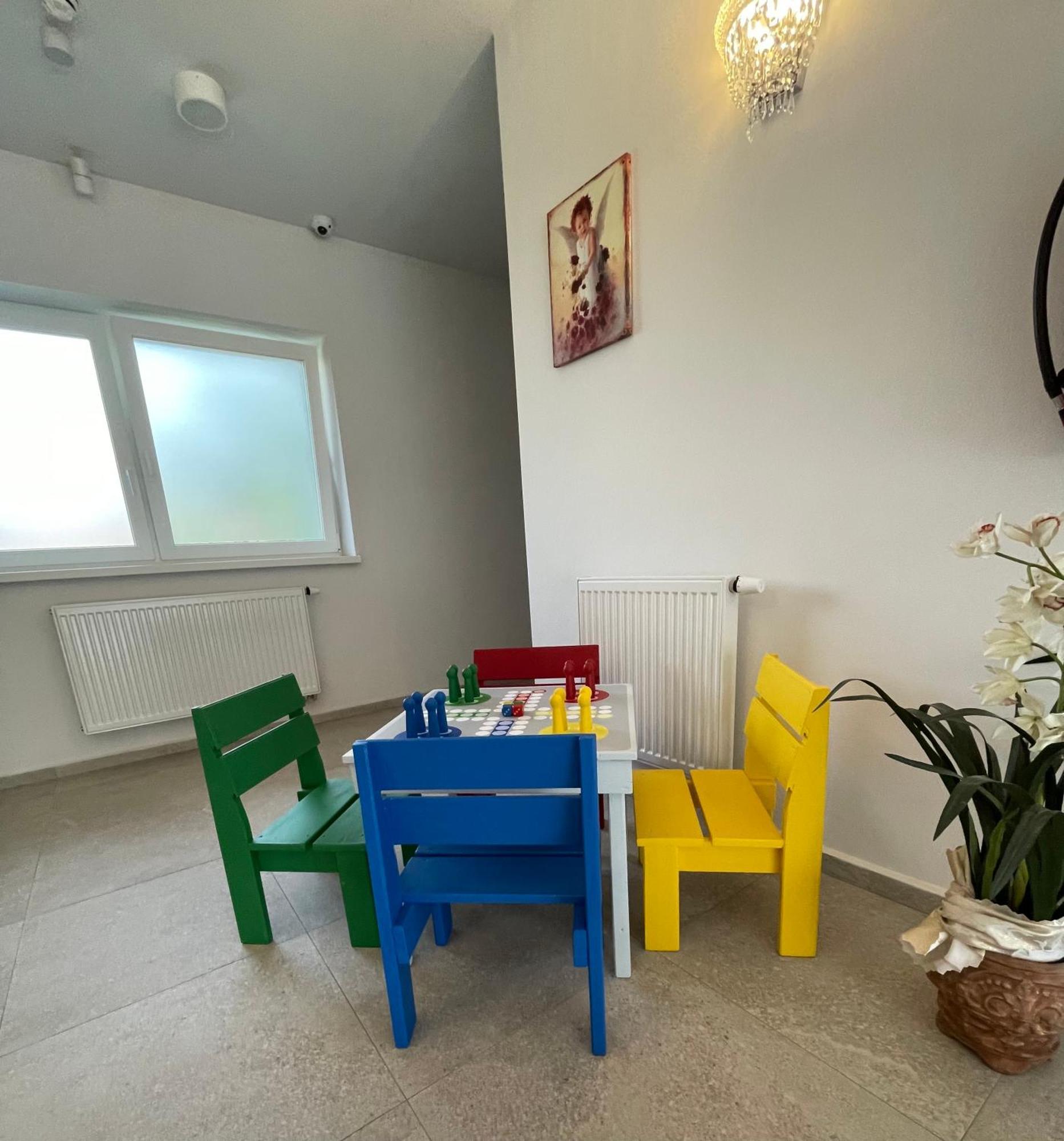Zafir Hotel Dunajska Streda Bagian luar foto