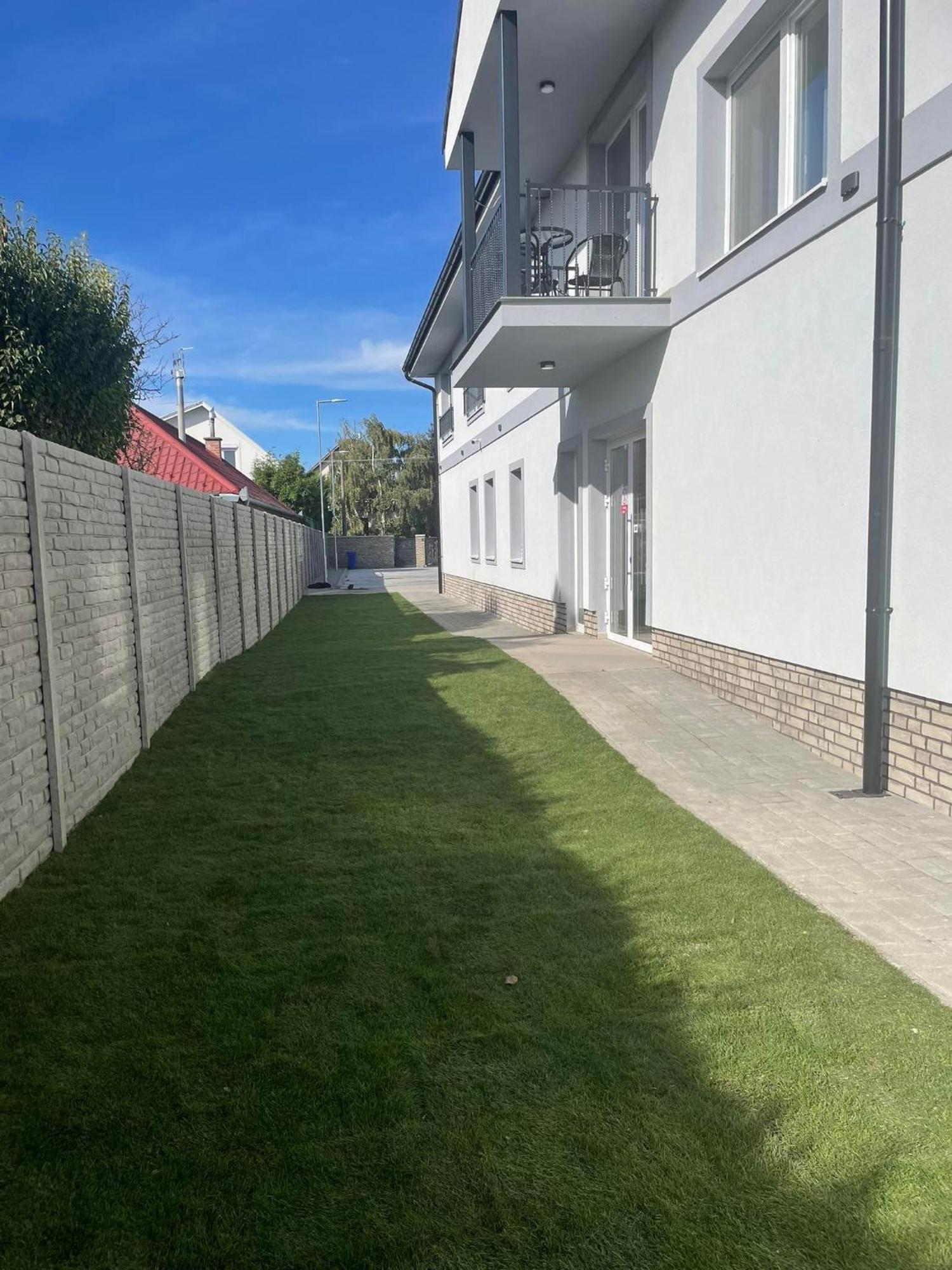Zafir Hotel Dunajska Streda Bagian luar foto