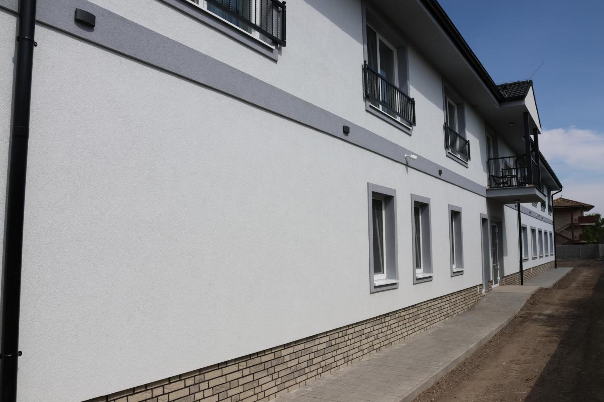 Zafir Hotel Dunajska Streda Bagian luar foto